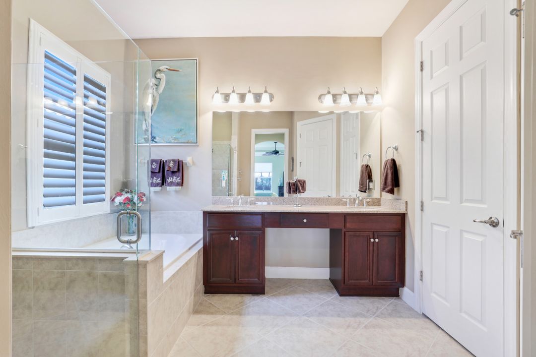 9463 Quarry Dr, Naples, FL 34120