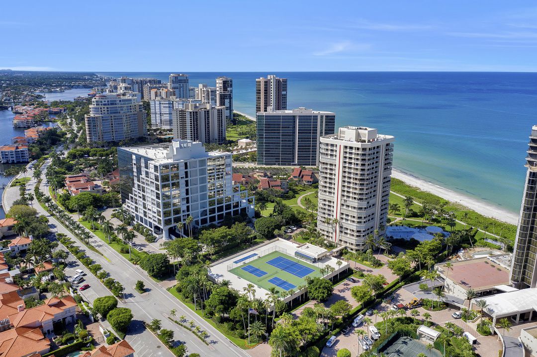 4901 Gulf Shore Blvd N #402, Naples, FL 34103
