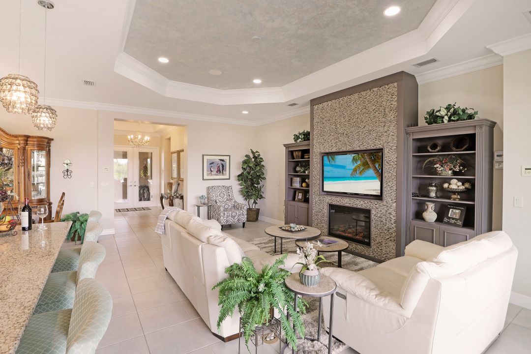 2832 Cinnamon Bay Cir, Naples, FL 34119