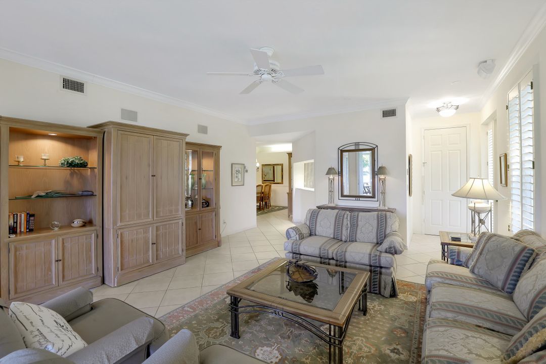 1825 Seville Blvd #811, North Naples, FL 34109