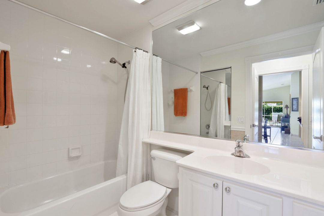 4209 St George Ln, Naples, FL 34119