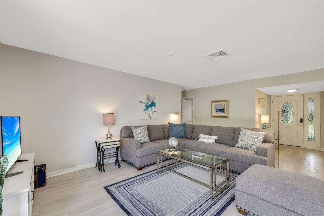 1320 Woodridge Ave, Naples, FL 34103