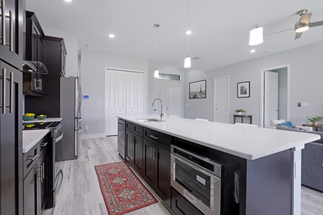 3400 W Gator Cir, Cape Coral, FL 33909