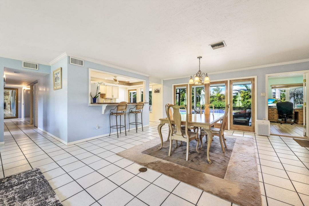 1135 26th Ave N, Naples, FL 34103