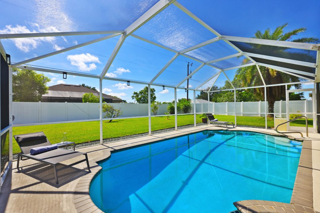 1909 SE 8th Ave, Cape Coral, FL 33990