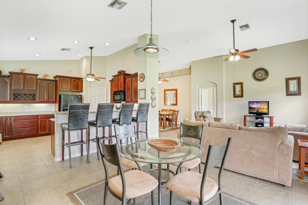 3560 Dandolo Cir, Cape Coral, FL 33909