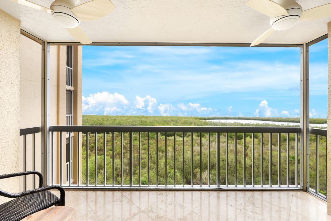 6585 Nicholas Blvd #1103, Naples, FL 34108