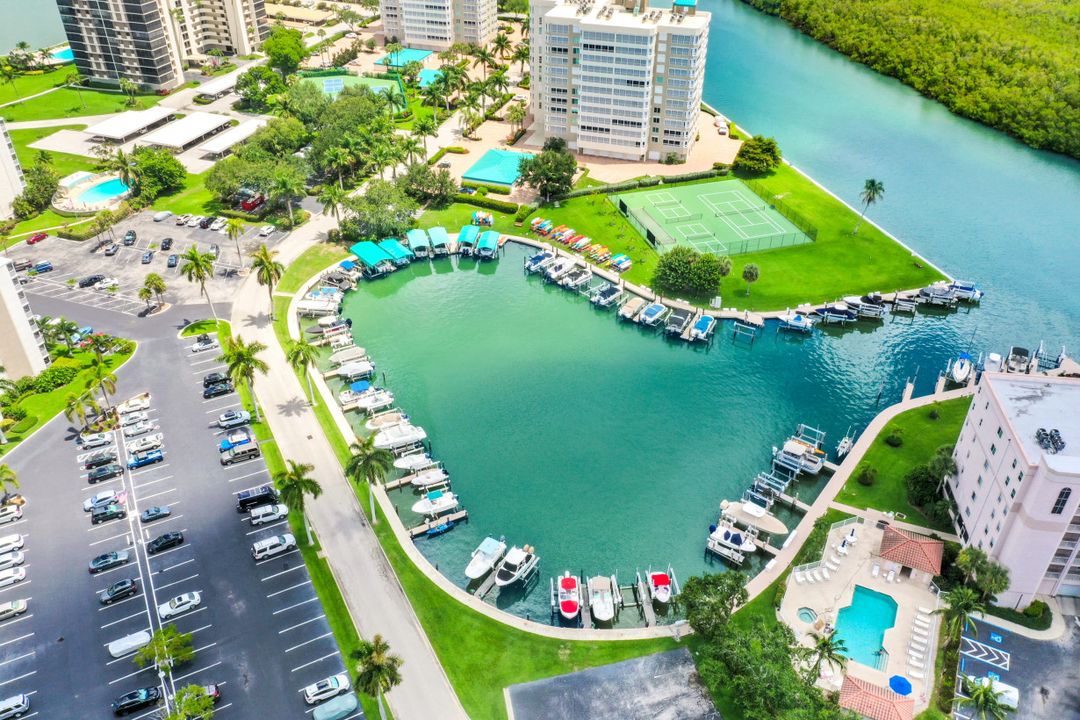 5 Bluebill Ave #210, Naples, FL 34108