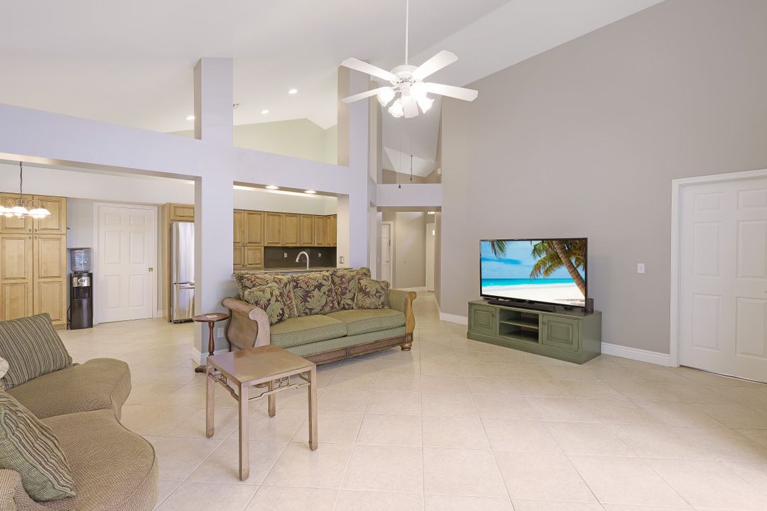 371 Pindo Palm Dr, Naples, FL 34104