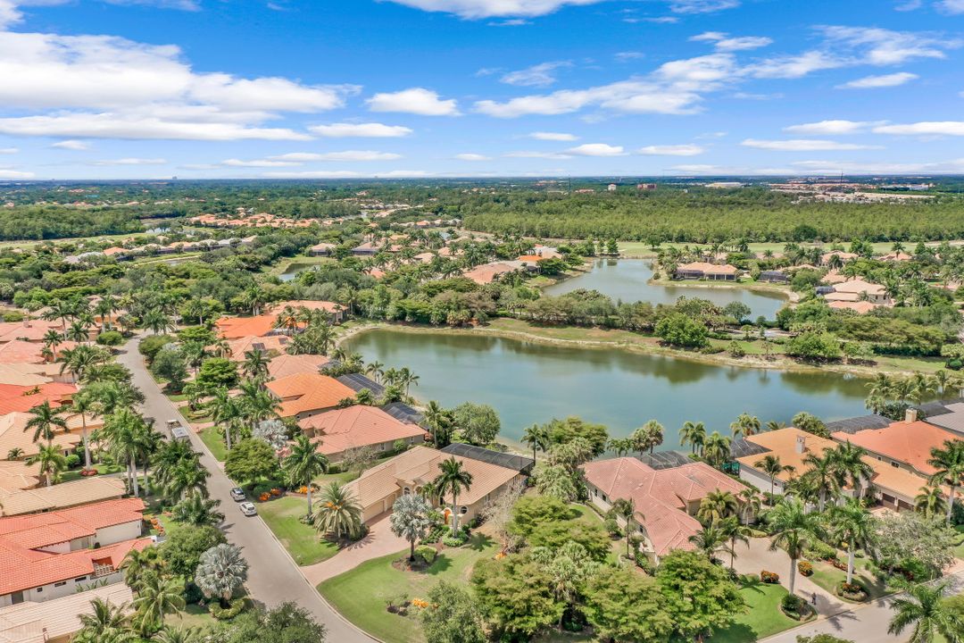 10590 Glen Lakes Dr, Bonita Springs, FL 34135
