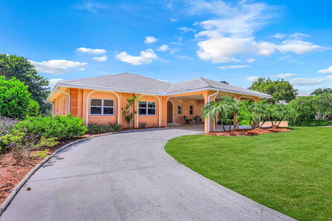 550 Inlet Dr, Marco Island, FL 34145