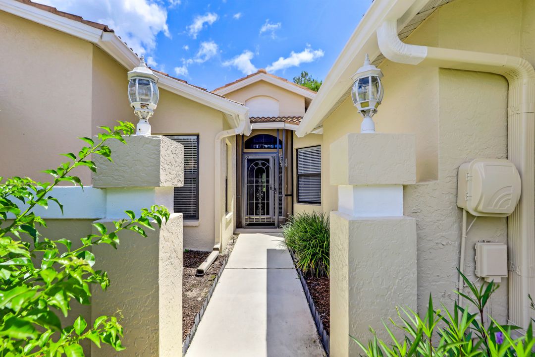 12807 Maiden Cane Ln, Bonita Springs, FL 34135