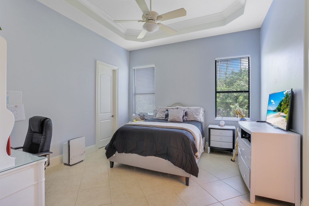 3645 7th Ave NW, Naples, FL 34120