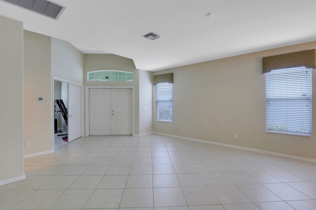 20060 Rookery Dr, Estero, FL 33928