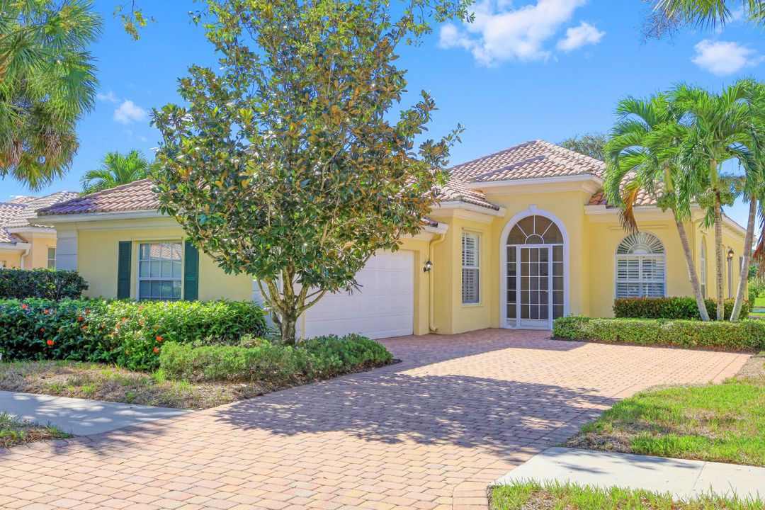 2938 Gilford Way, Naples, FL 34119