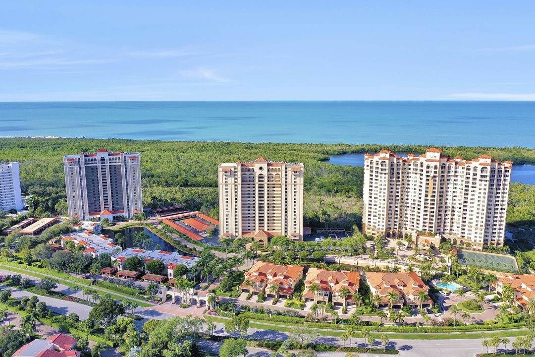 6585 Nicholas Blvd #305, Naples, FL 34108