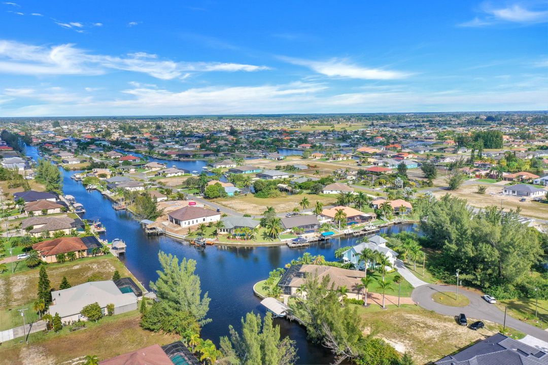 128 NW 39th Ave, Cape Coral, FL 33993