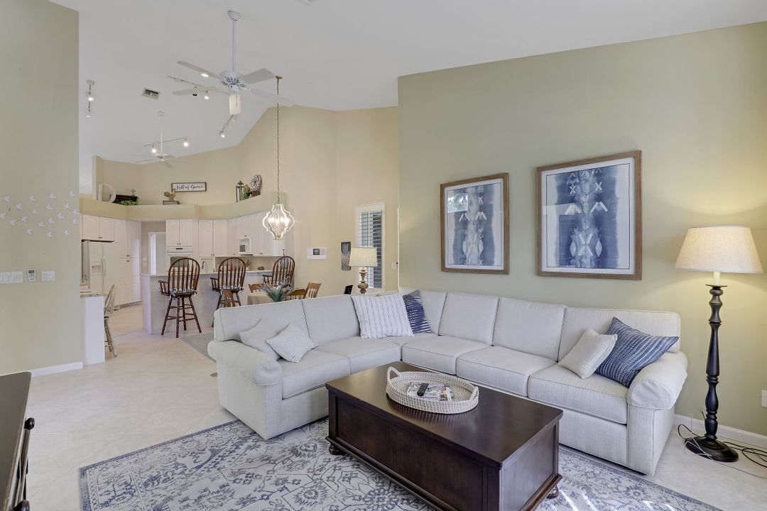 9245 The Ln, Naples, FL 34109