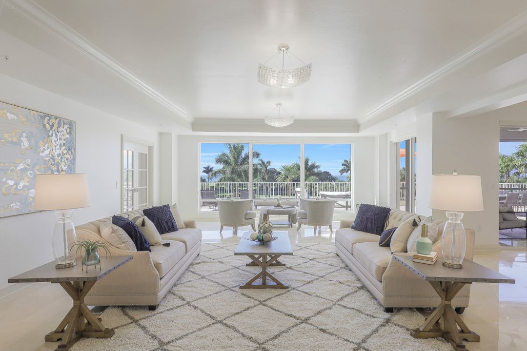 4201 Gulf Shore Blvd N #302, Naples, FL 34103