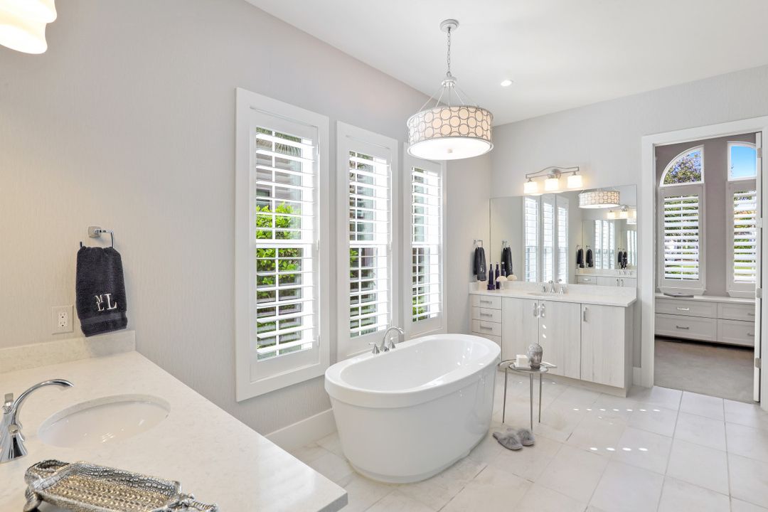 3244 Tavolara Ln, Naples, FL 34114