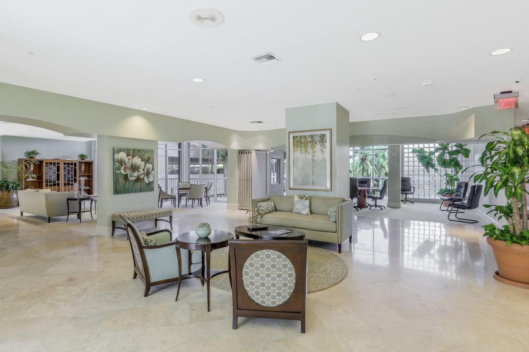 40 Seagate Dr #1203, Naples, FL 34103