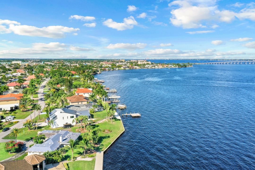 5271 Nautilus Dr, Cape Coral, FL 33904