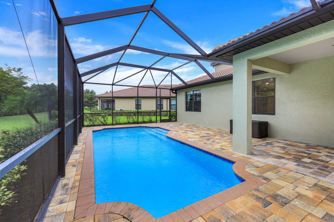 14470 Tuscany Pointe Trl, Naples, FL 34120