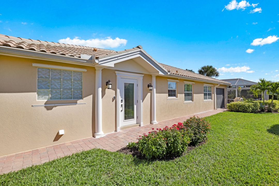 8404 Borboni Ct, Naples, FL 34114
