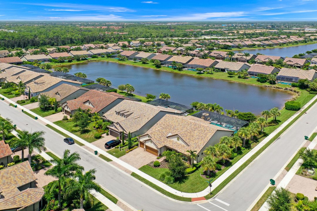 16284 Camden Lakes Cir, Naples, FL 34110