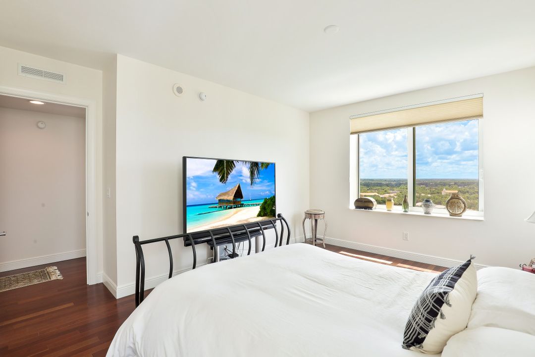 275 Indies Way #1605, Naples, FL 34110