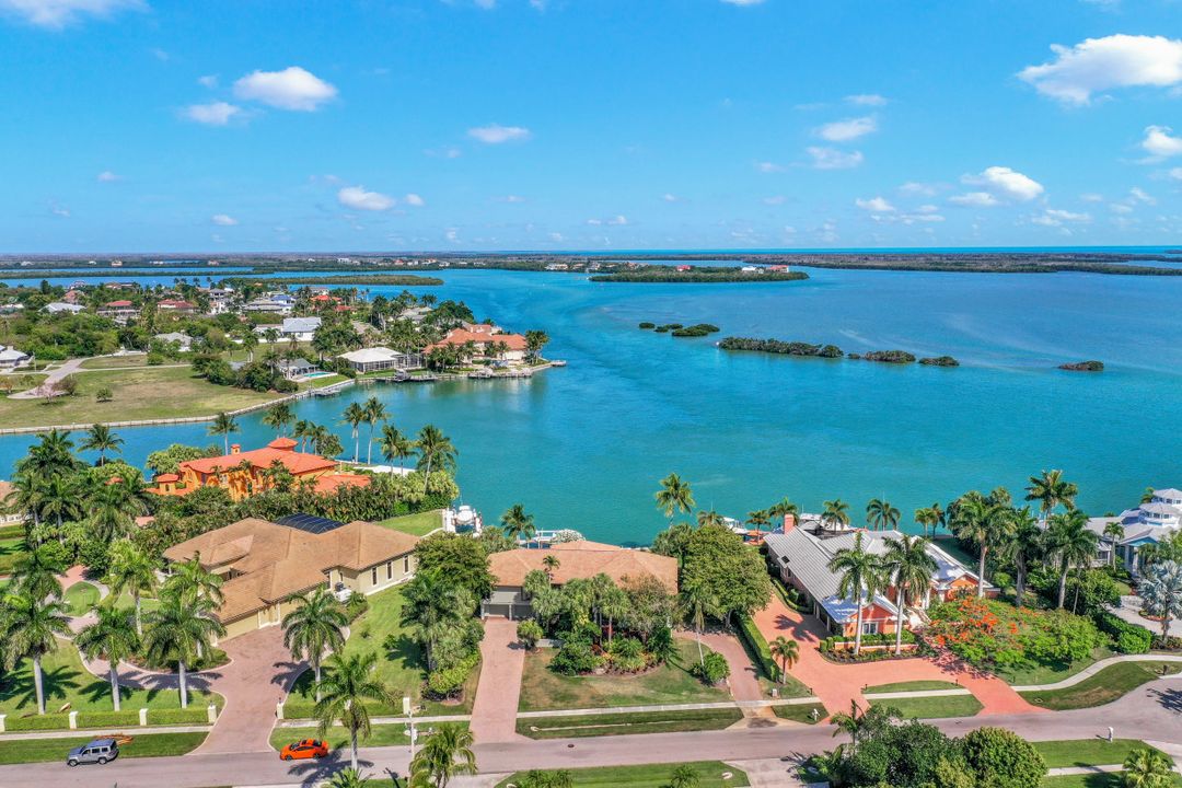 1011 Pettit Ct, Marco Island, FL 34145