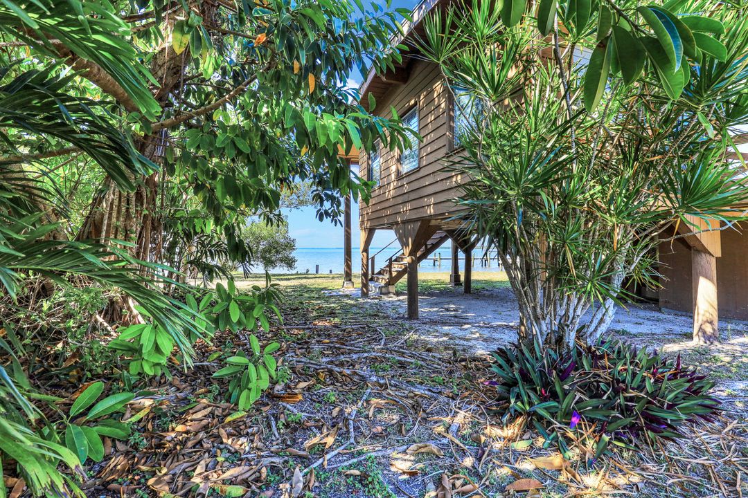 173 N Lopez Ln, Chokoloskee, FL 34138