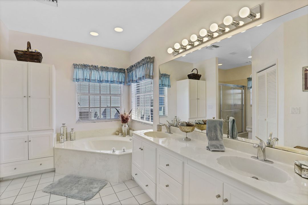 835 Saturn Ct, Marco Island, FL 34145