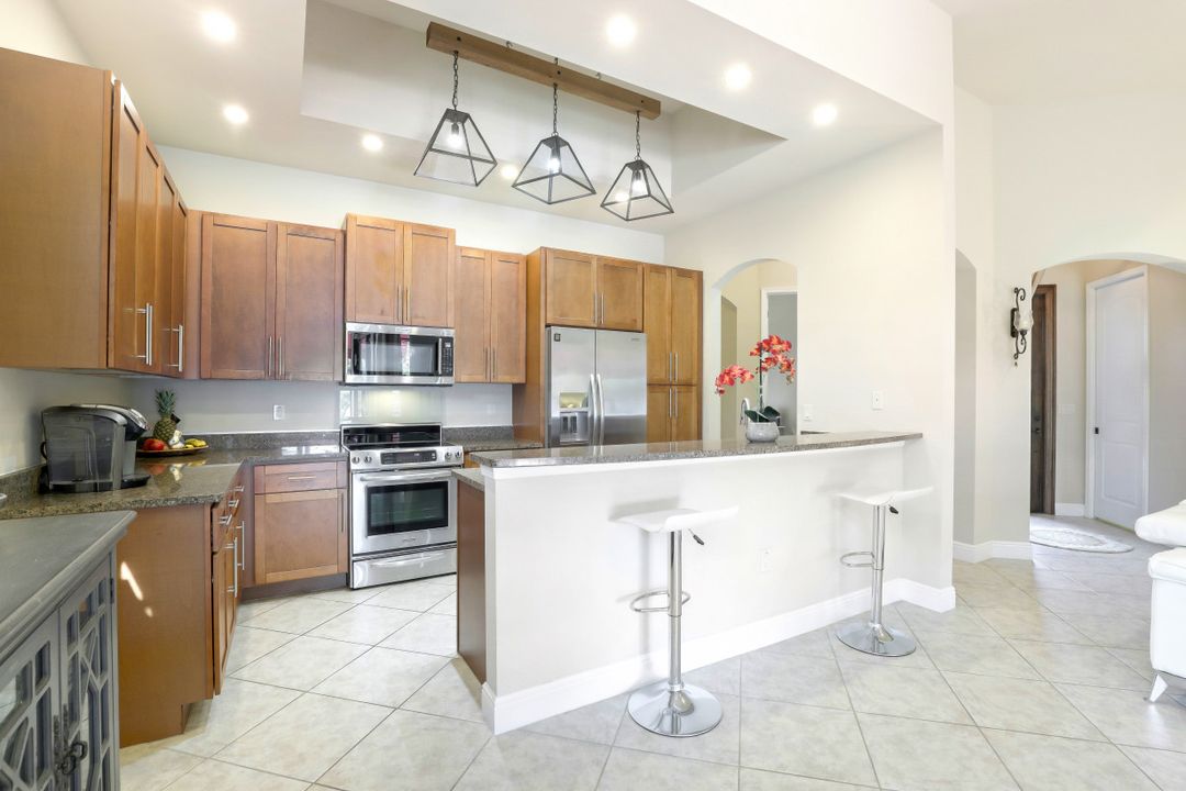 7919 Cordoba Pl, Naples, FL 34113