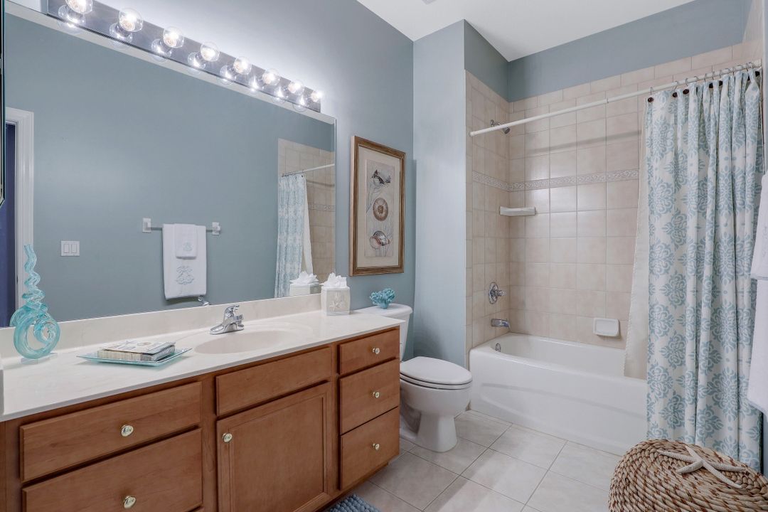 4810 Shinnecock Hills Ct, Naples, FL 34112