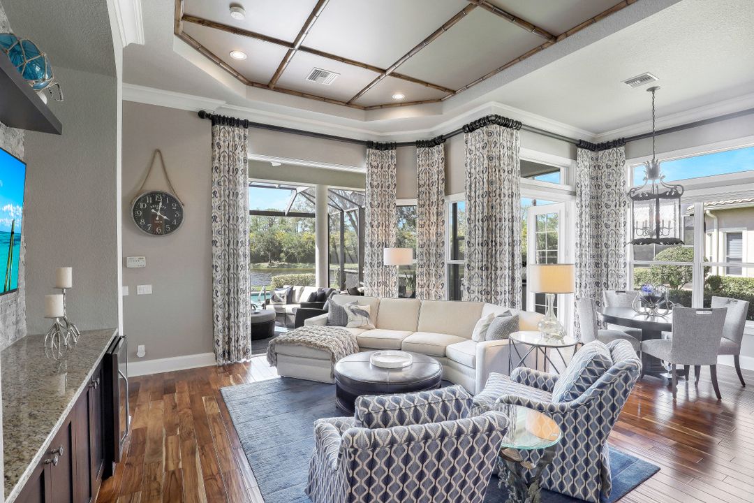 3086 Aviamar Cir, Naples, FL 34114