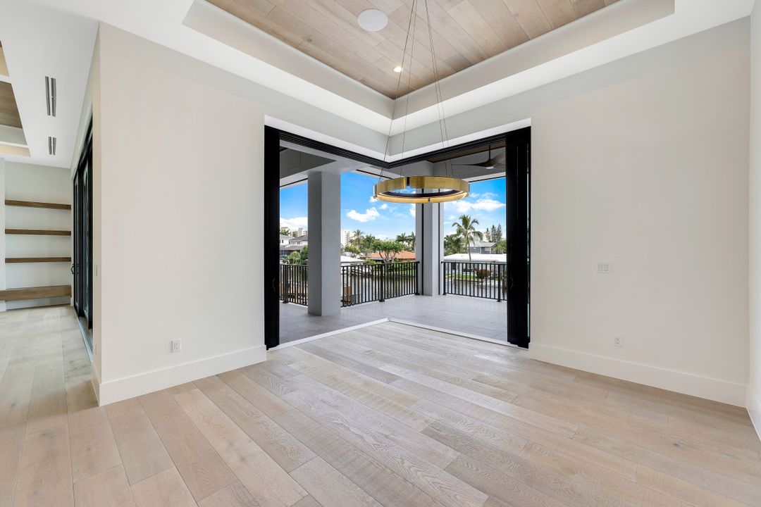 241 Egret Ave, Naples, FL 34108