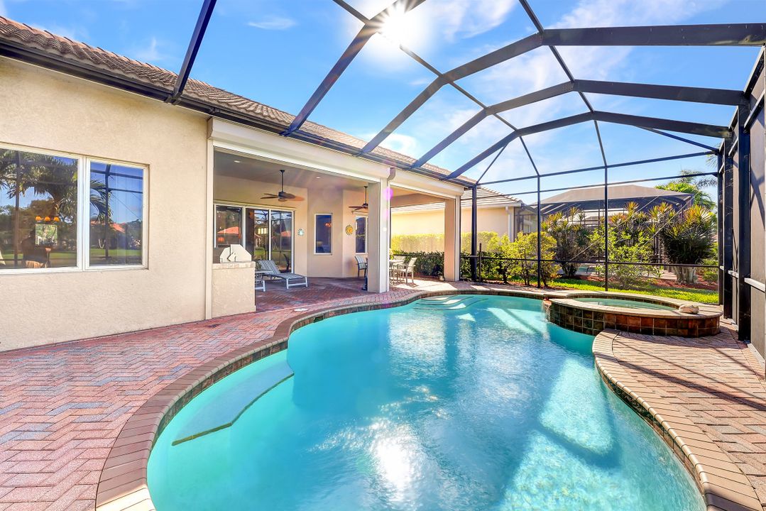 6000 Hammock Isles Cir, Naples, FL 34119