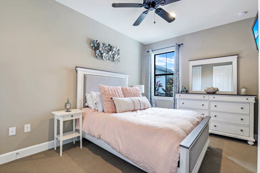 7594 Jacaranda Ln, Naples, FL 34114