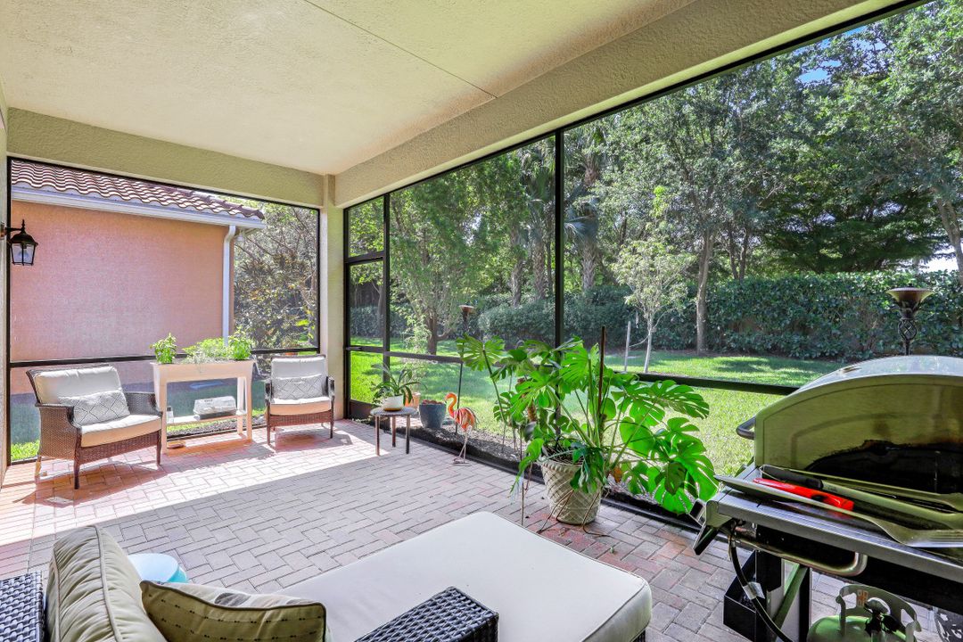 3195 Pacific Dr, Naples, FL 34119