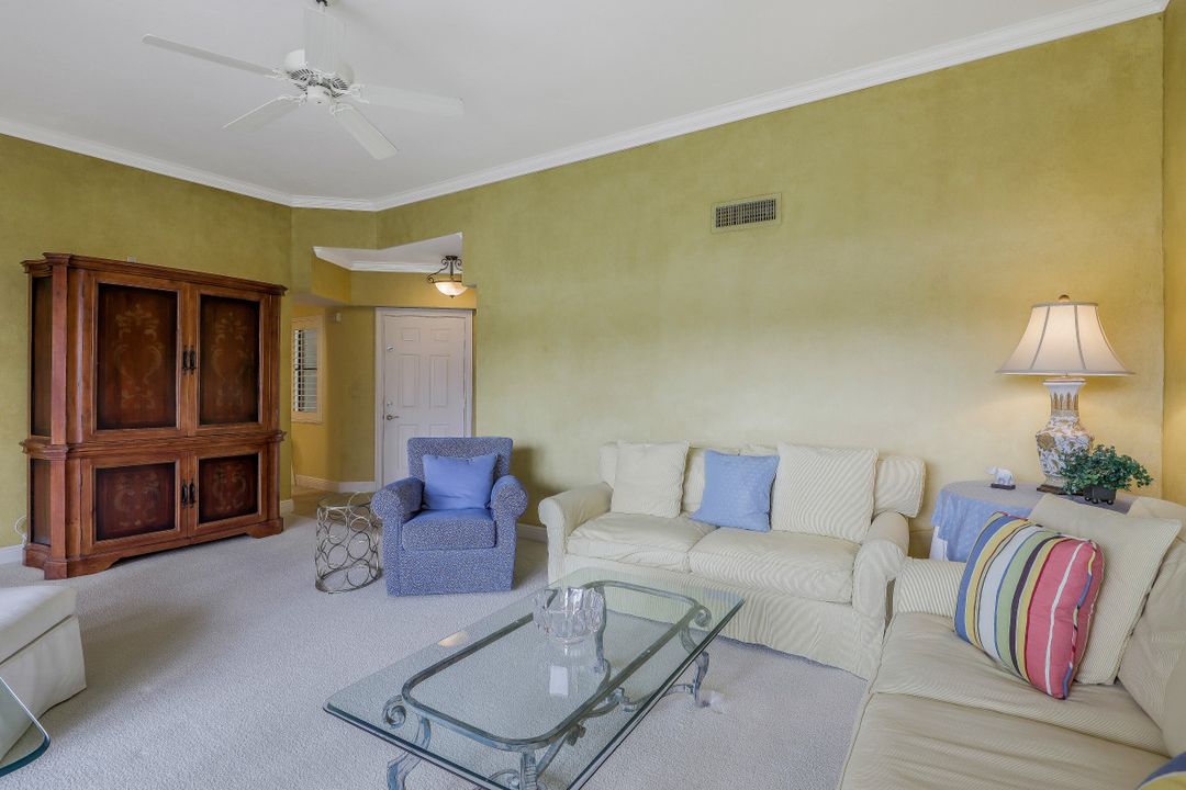 6525 Valen Way #202, Naples, FL 34108