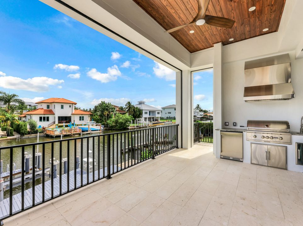 241 Egret Ave, Naples, FL 34108