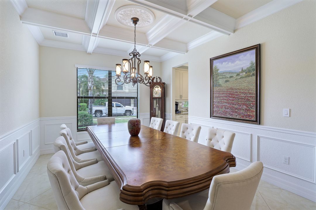 3342 Pacific Dr, Naples, FL 34119