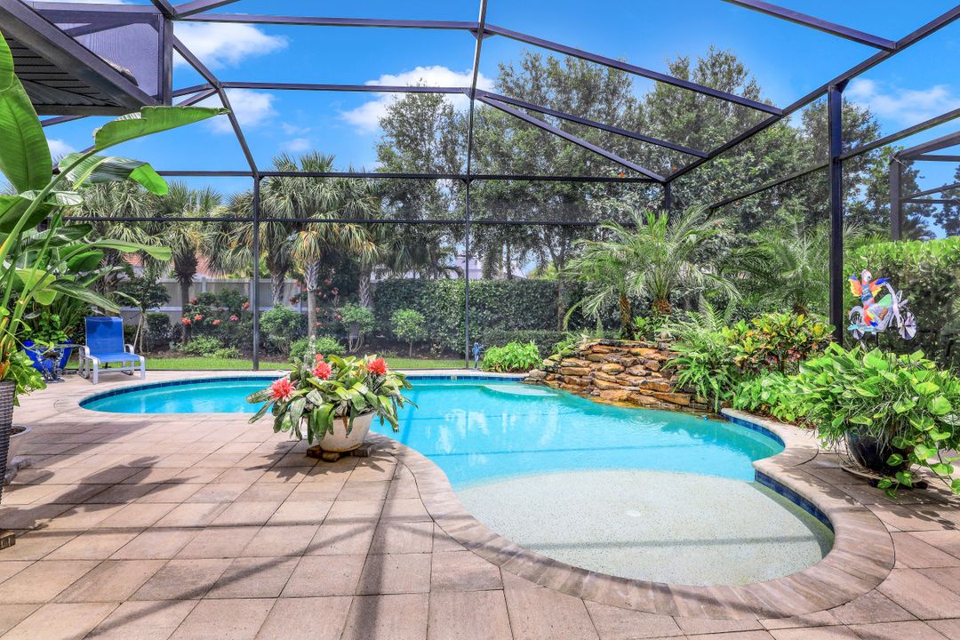 10102 Palazzo Dr, Naples, FL 34119