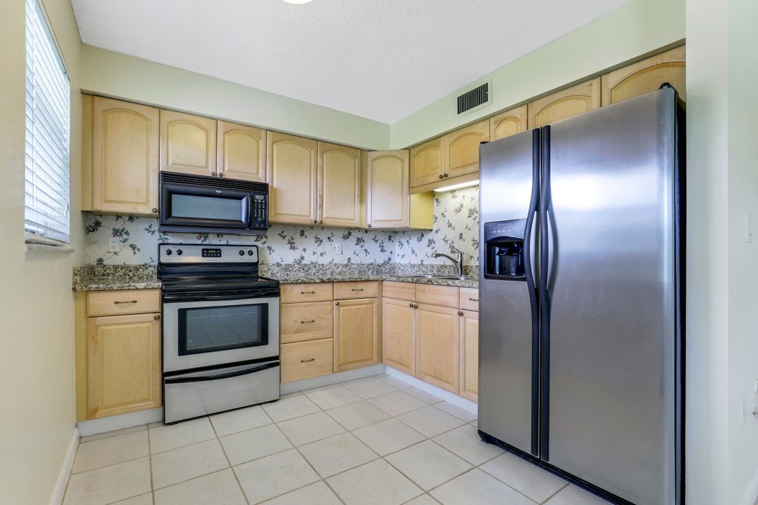 3325 Airport-Pulling Rd N #L-3 , Naples, FL 34105