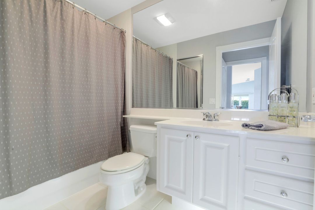 3343 Cayman Ln, Naples, FL 34119