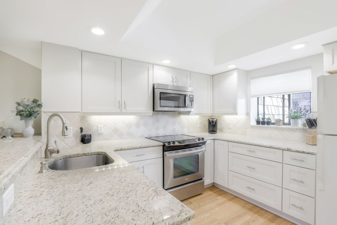 1541 Oyster Catcher Point, Naples, FL 34105