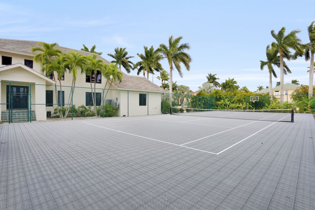 850 Eubanks Ct, Marco Island, FL 34145