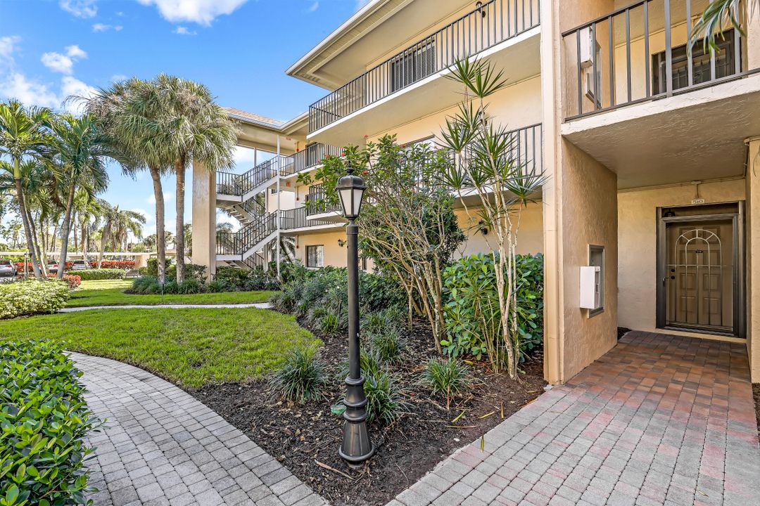 5250 Fox Hollow Dr APT 510, Naples, FL 34104