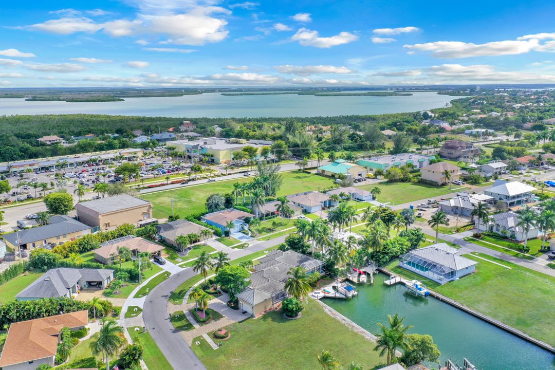 138 S Bahama Ave, Marco Island, FL 34145